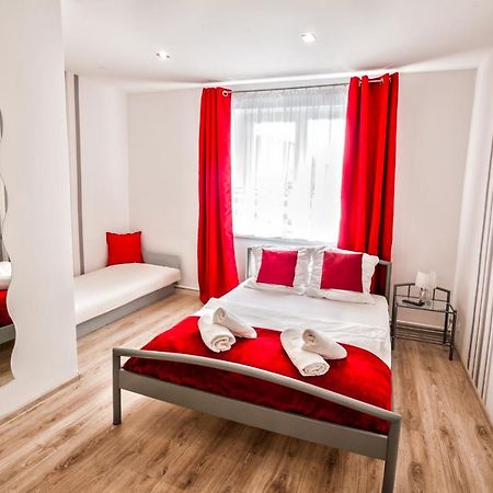Lew Hostel Inowrocław Dış mekan fotoğraf