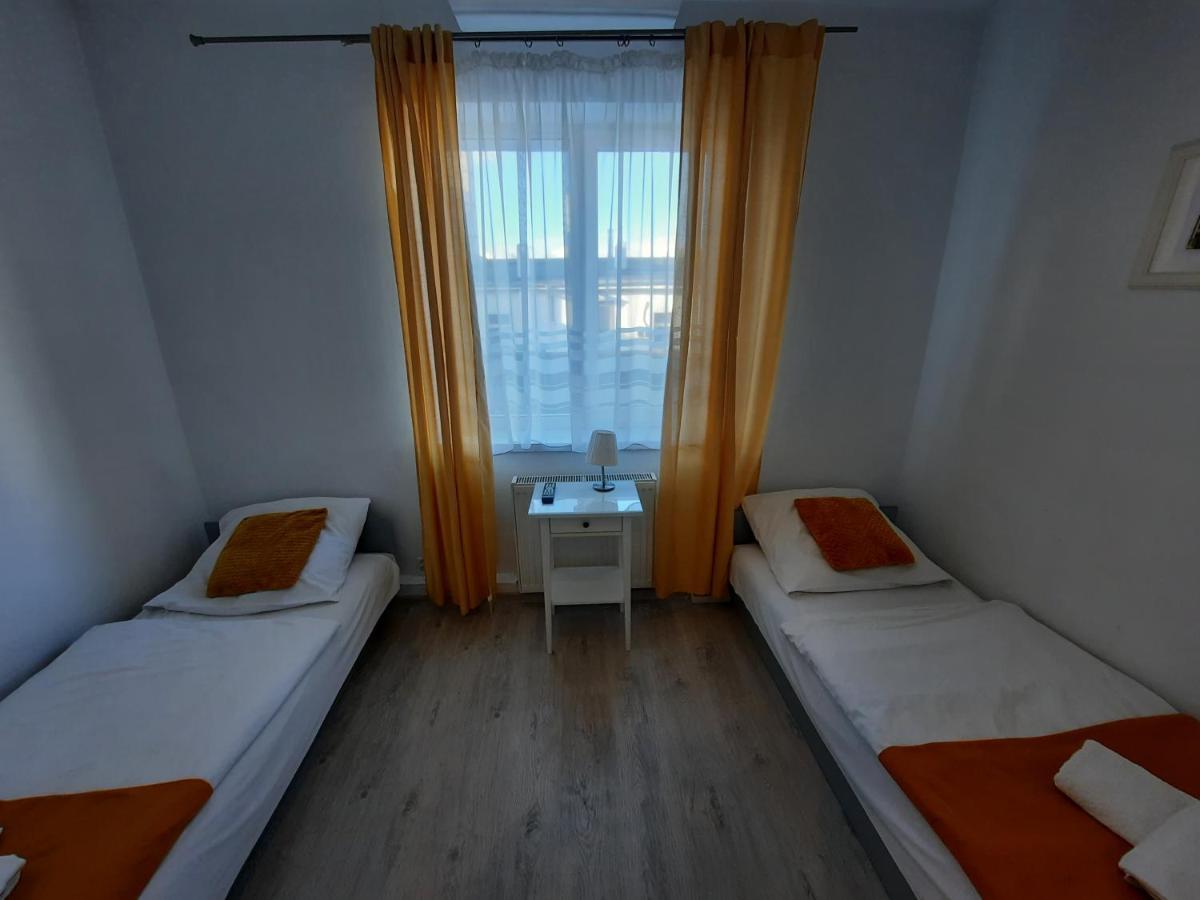Lew Hostel Inowrocław Dış mekan fotoğraf