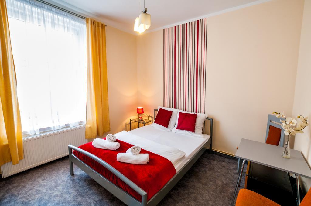 Lew Hostel Inowrocław Dış mekan fotoğraf