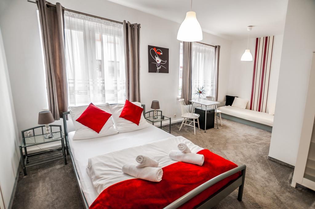 Lew Hostel Inowrocław Dış mekan fotoğraf