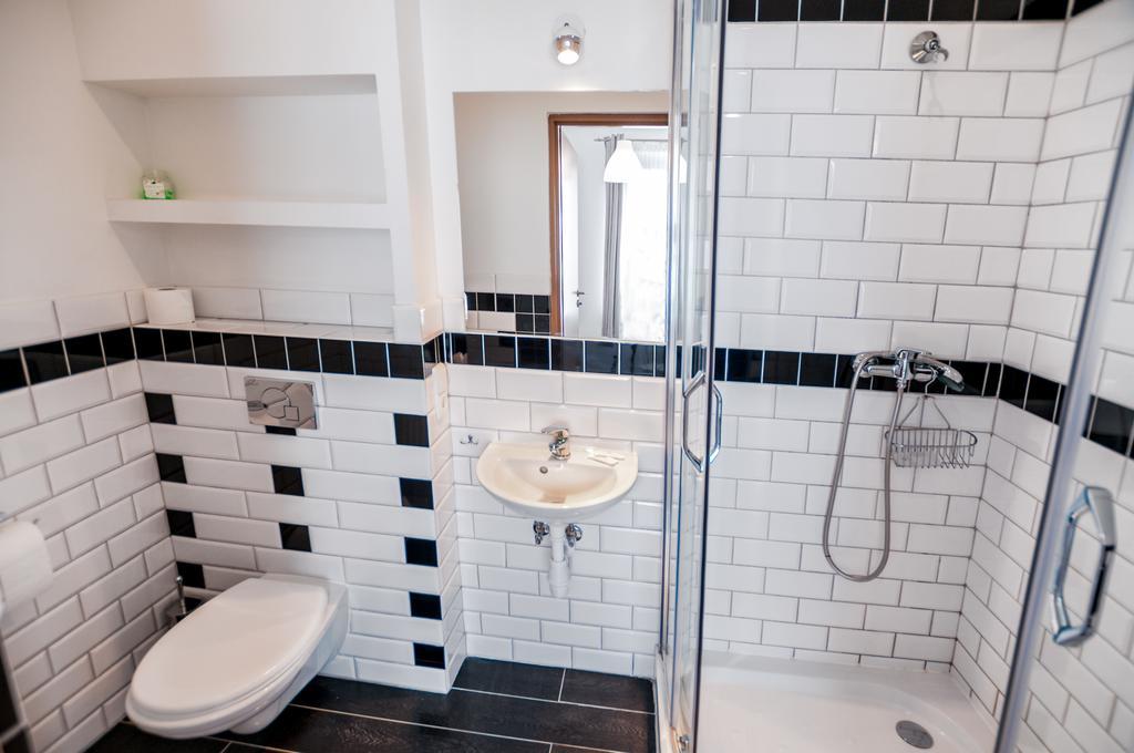Lew Hostel Inowrocław Dış mekan fotoğraf