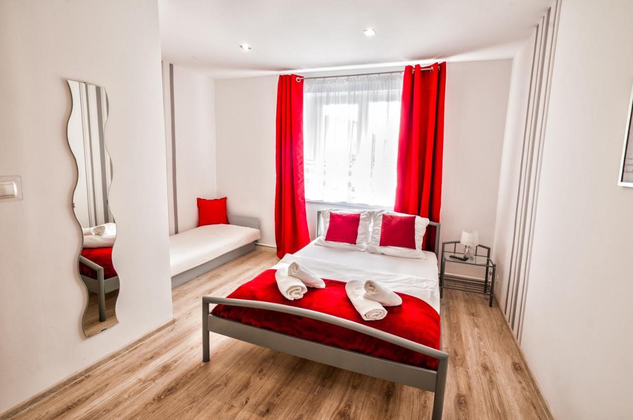 Lew Hostel Inowrocław Dış mekan fotoğraf